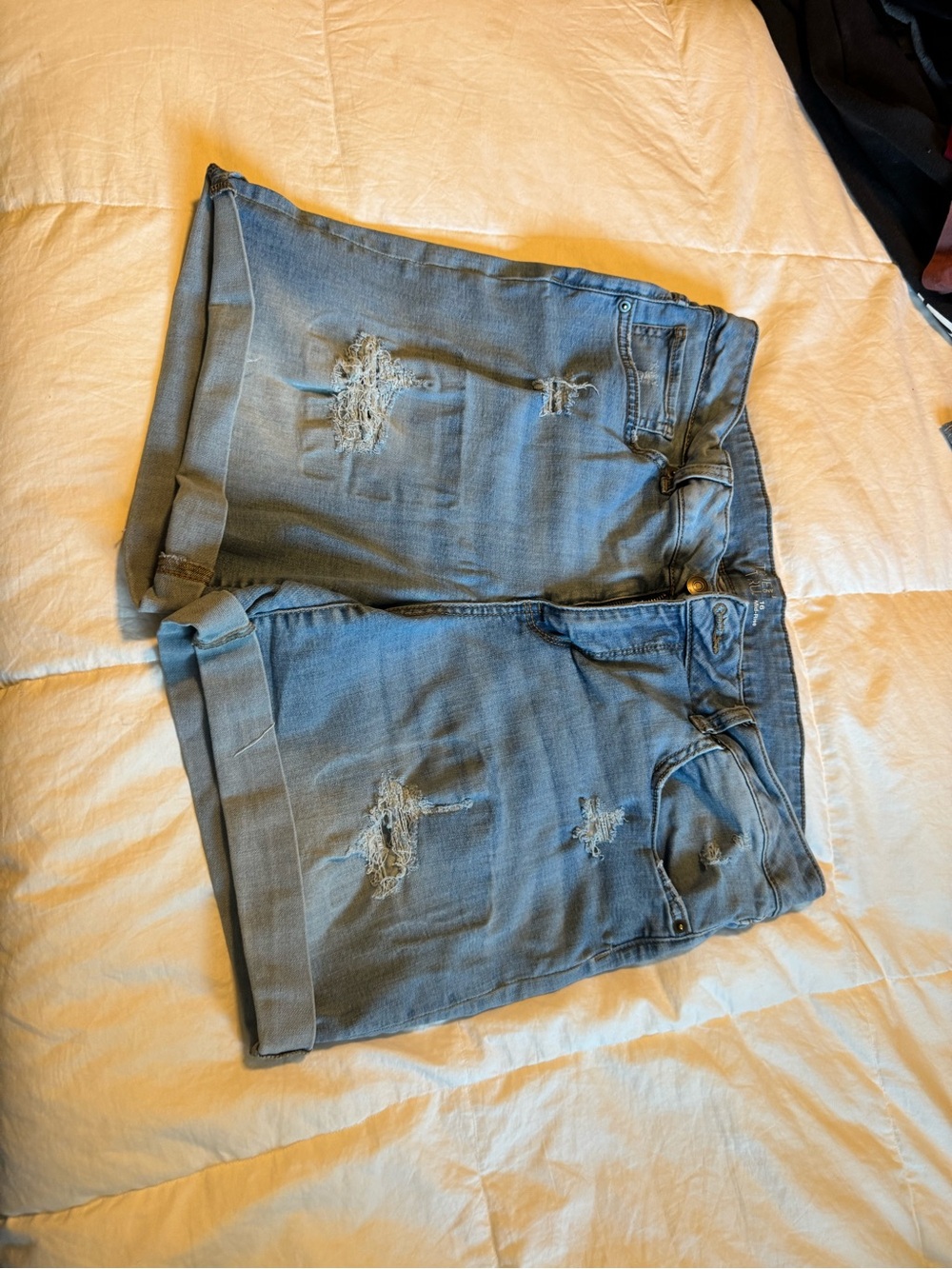 Time and Tru Light Blue Mid-Rise Denim Shorts